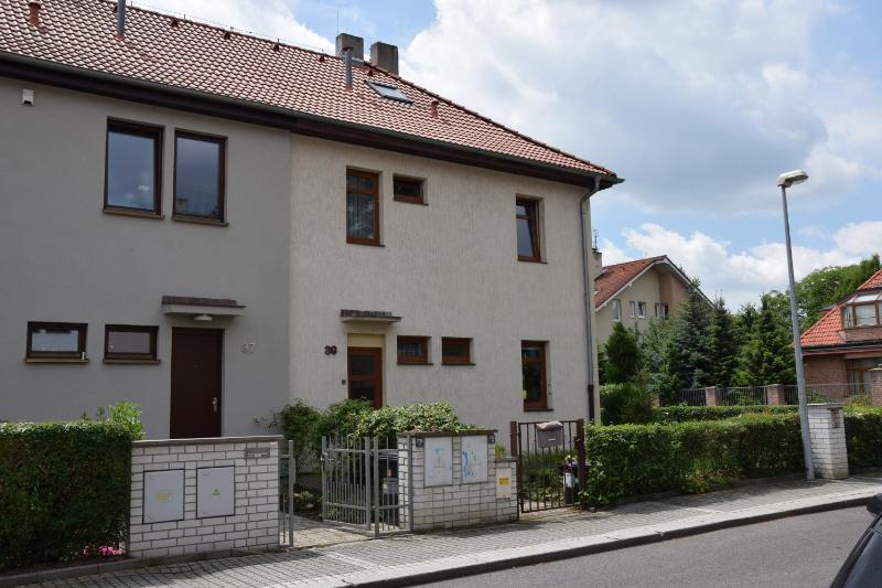 Classical House in Prague 6 — отель с удобствами в Праге