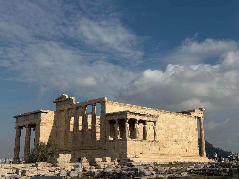 Цены на Luxury apartment close to the Acropolis в Афины