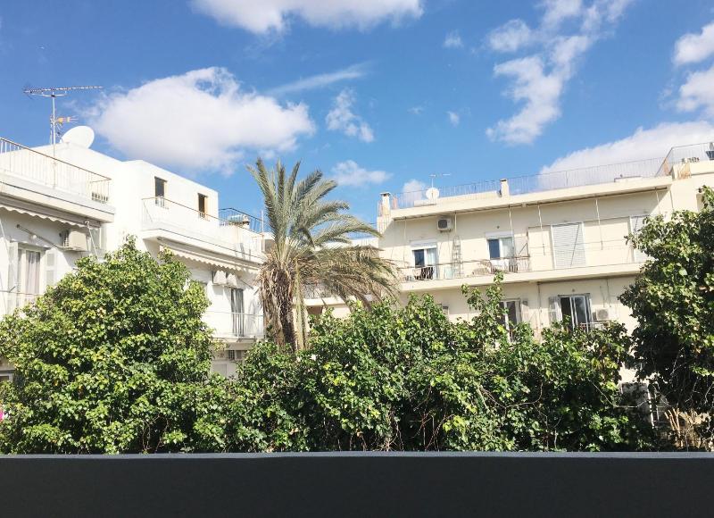 Susanna Apartments - Your Oasis in Athens Ano Petralona — комфортный отель в Афины