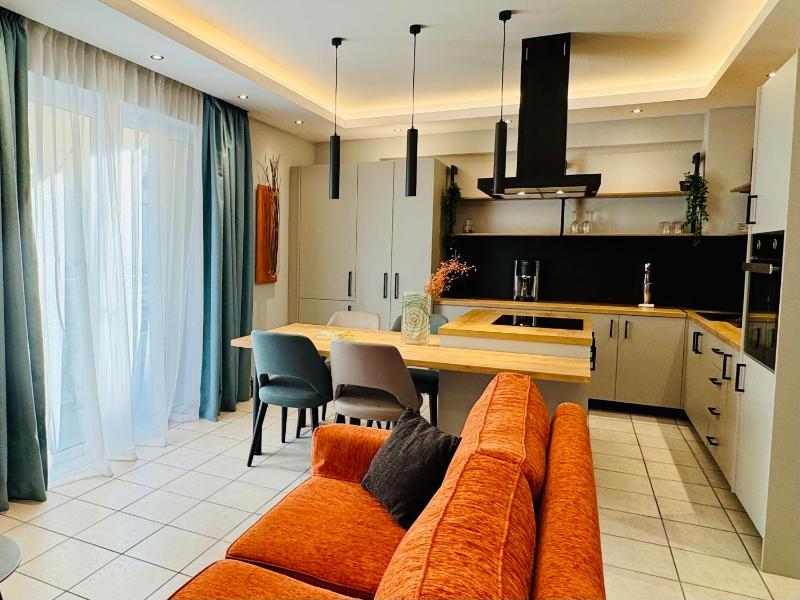 Fresh and Style Apartment — забронировать отель в Афины