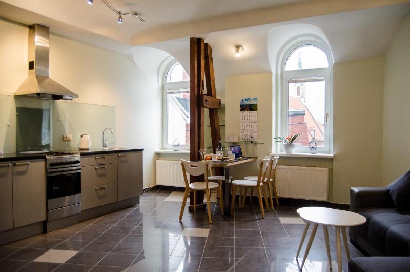 City Inn Riga Apartment, Old Town Panorama view with parking — отель с удобствами в риге