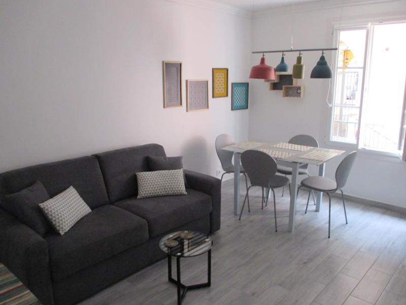 Nice Apartment Old Town — отель с удобным расположением в Николь