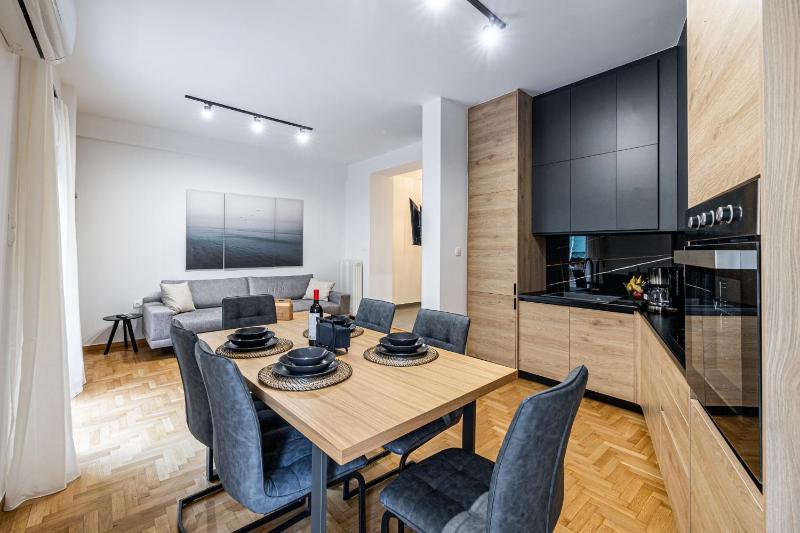 Hi end Pagrati /2bdr apartment ! — отель с удобным расположением в Афины