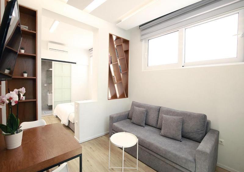 Цены на Emily in Athens - Central modern flat Syntagma E4 в Афины
