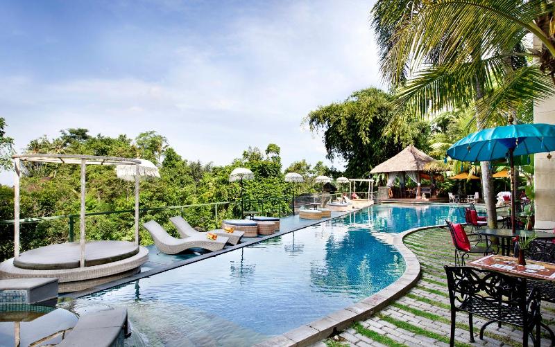 The Mansion Resort Hotel & Spa — отель с удобствами в Убуде