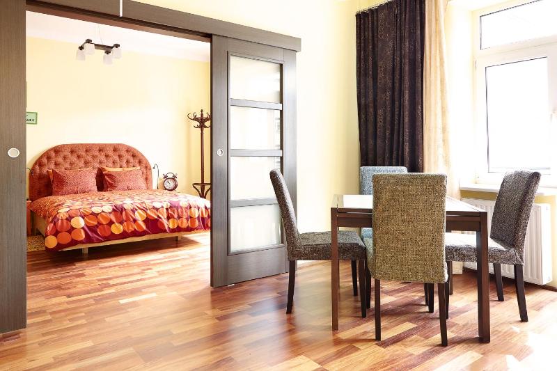 Lovely Funky Flat near Royal Park — отель в Варшаве, Польша