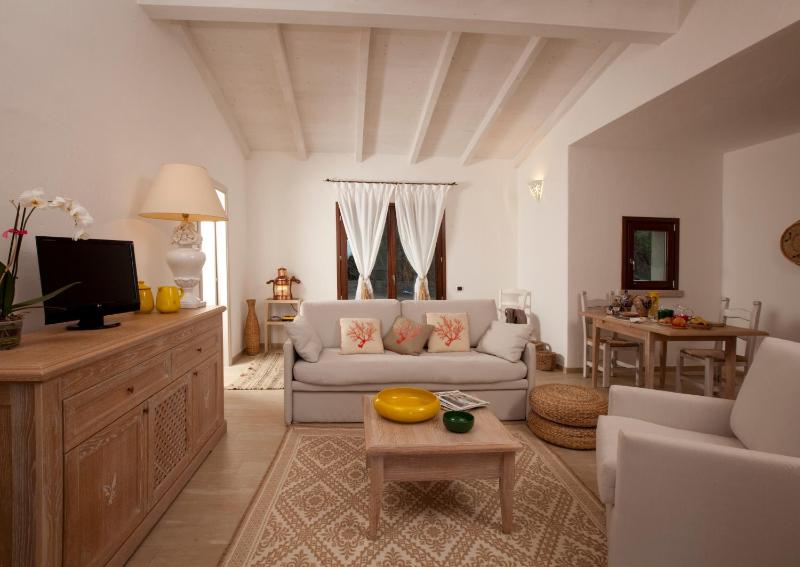 Punta Falcone Resort a Santa Teresa: Lusso vista mare
