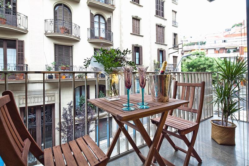Apartment Barcelona Rentals - Sarria Apartments Near Center — отель с удобным расположением в Барселоне