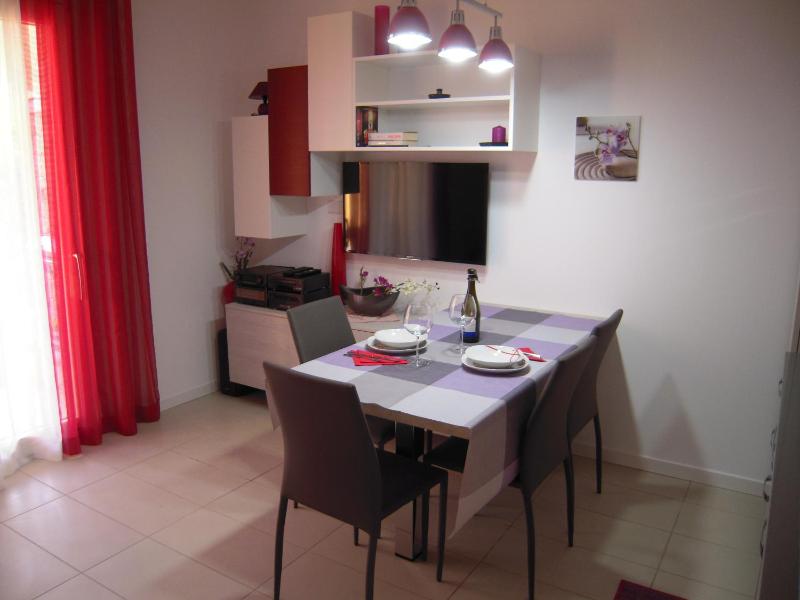 Orchidea a Badesi - Appartamento fronte mare con piscina
