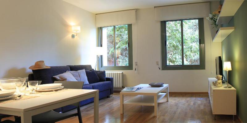 Alguera Apartments Napols — отель с удобным расположением в Барселоне