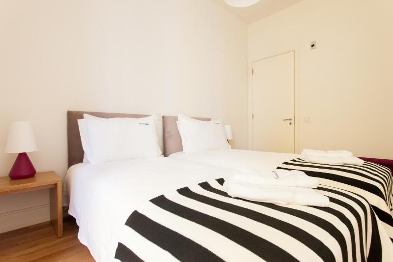Цены на FLH Avenida da Liberdade Modern Flat в Лиссабоне