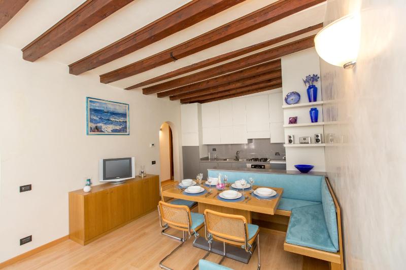 Venice Appartament Salini - Near the Biennale — забронировать отель в Венеции