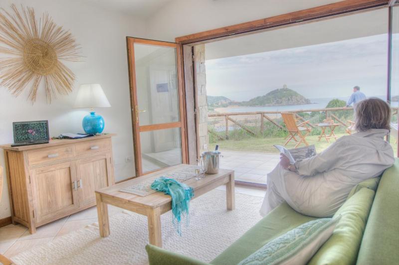 Residenze Di Bes a Chia - Appartamenti Fronte Spiaggia