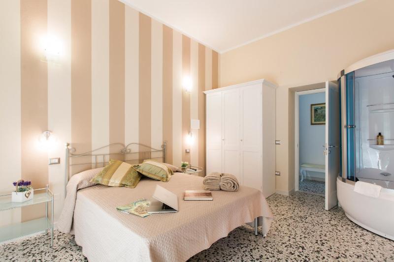 Casa Piazzé a Bosa - Lussuoso B&B con Idromassaggio