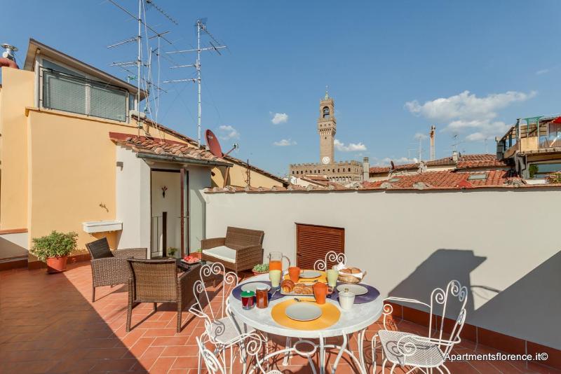 Apartments Florence - Santa Maria Balcony — отель с удобствами в Флоренции