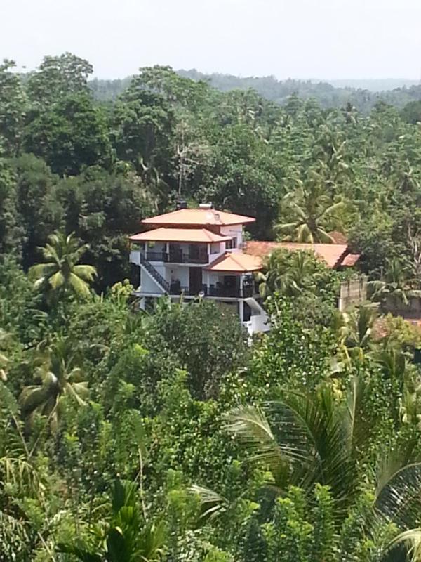 Villa Jungle Paradise — забронировать отель в Унаватуна