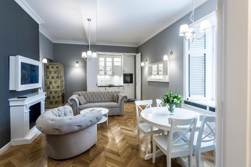 Poznanska Metro Centrum Apartment — комфортный отель в Варшаве