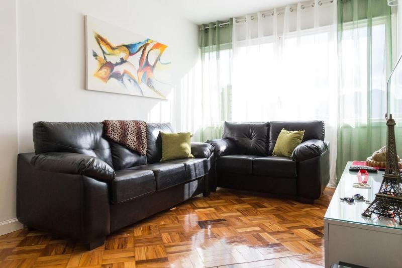 Ocean Breeze - 3 Quartos, 2 Banheiros, Garagem, Ar Condicionado, Moderno, Silencioso, Andar Alto, Vista Livre, Internet 250mbps, 2 TVs Smart, Praia Ipanema, Metro, Porteiros 24 Hrs e Seguranca 24Hrs, 2 Elevadores — отель в Рио, Бразилия