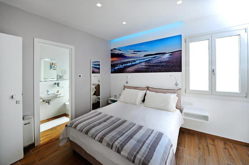 Atticobianco B&B a Cagliari - Elegante oasi centrale