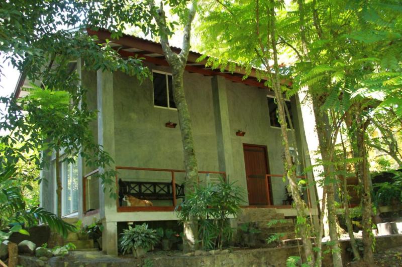 Executive Residency Retreat — комфортный отель в Хиккадува