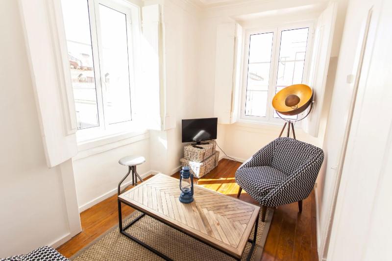 LovelyStay - Cosy Bairro Alto Duplex — отель в Лиссабоне, Португалия