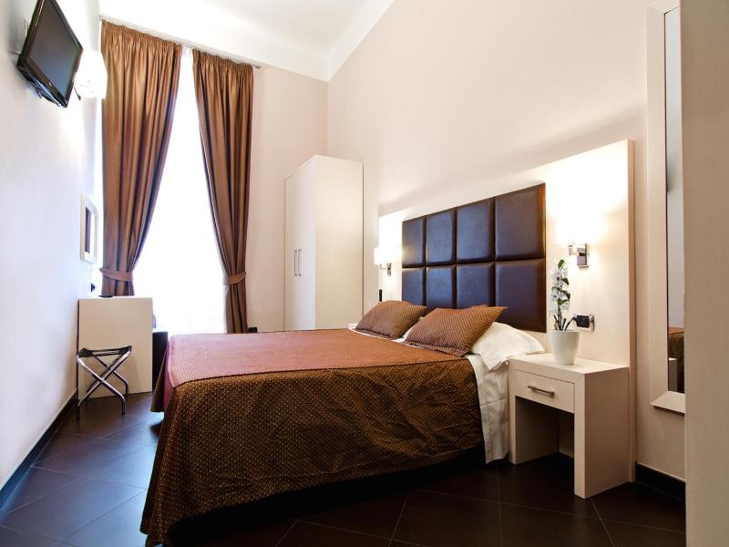 Cenci Bed & Breakfast Fontana di Trevi — комфортный отель в Риме