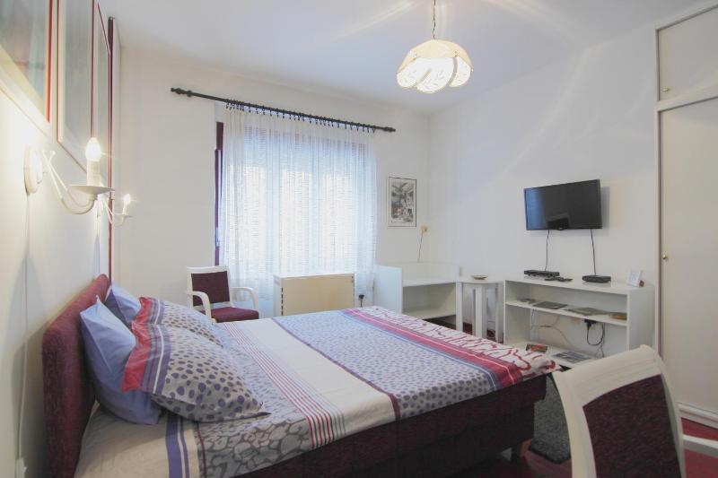 Цены на White Apartment в Белграде