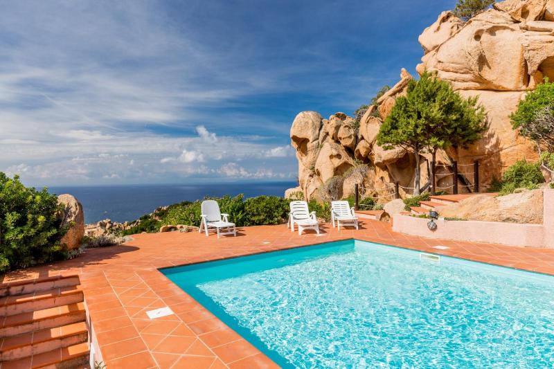 Corbezzolo Giallo a Costa Paradiso - Villa con piscina
