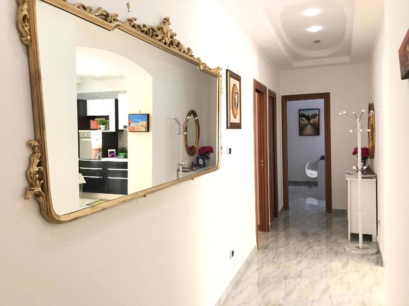 Supera Napoli Apartment — отель в Неаполе, Италия