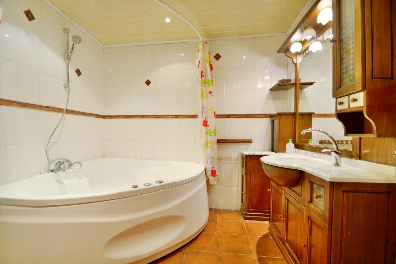 Aparton Jacuzzi — отель с удобным расположением в Минске