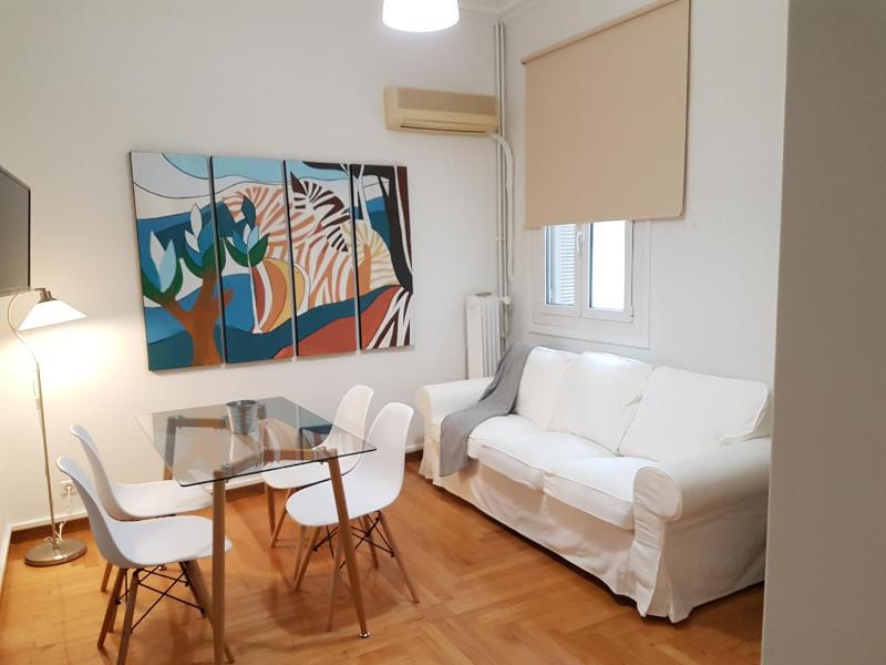 Errathens Apartments - Athens Center — комфортный отель в Афины