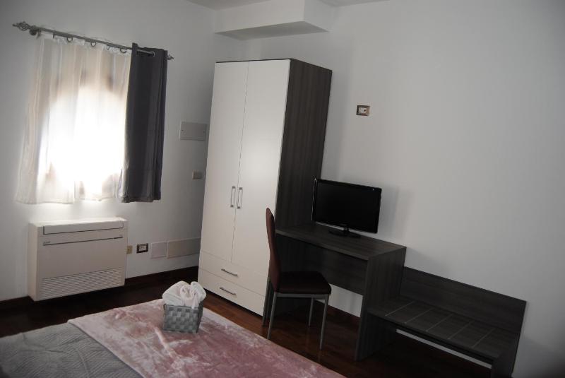 B&B Kenzia a Olbia - Confortevole Oasi con Terrazza