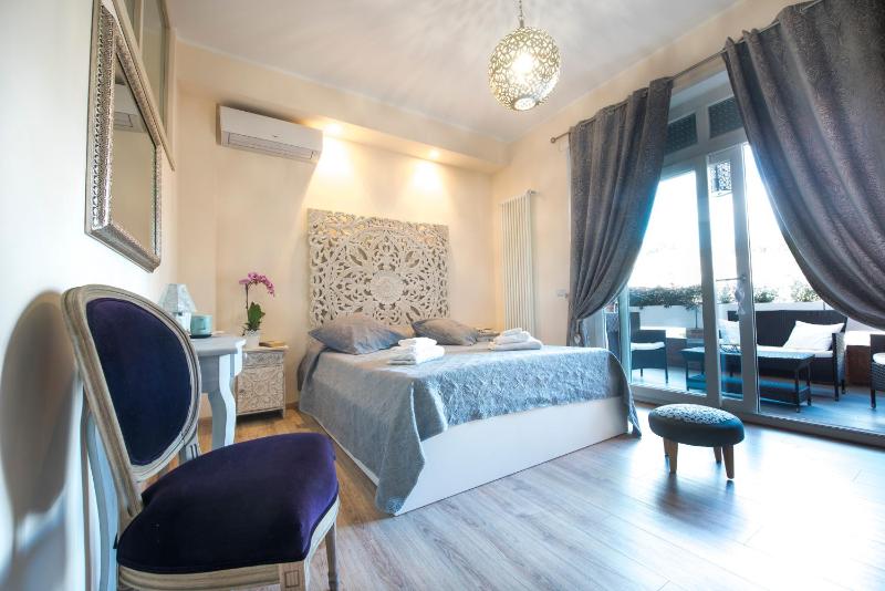 Цены на Romantic House в Риме