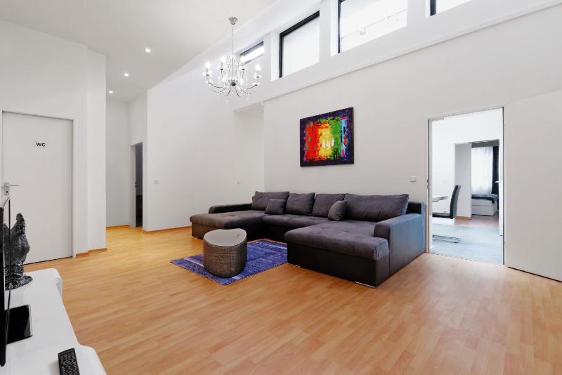 BIG Central City Apartment West Kurfurstendamm — отель в Берлине, Германия