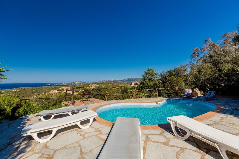 Villa Liccia Suara a Cannigione - Oasi con piscina privata