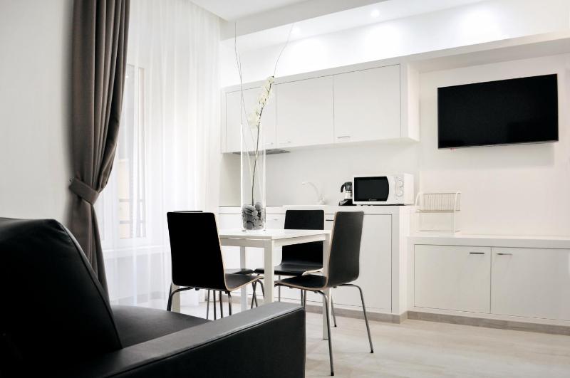 LHP Suite Roma Termini — отель с удобствами в Риме