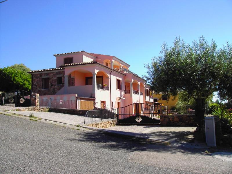 Gli Ulivi a Budoni - Incantevole appartamento vista mare