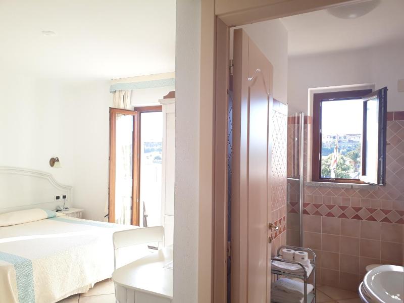 Castello Di Tavolara a Porto San Paolo - Lussuoso hotel sul mare
