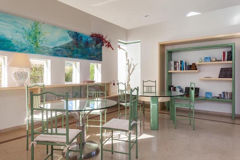 Villa Ferrara a Capoterra - Lussuosa villa con piscina