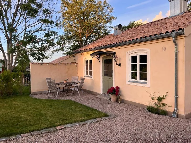 Newly Built Guesthouse Near Coast & Golf