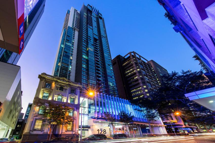 Oaks Brisbane on Charlotte Suites