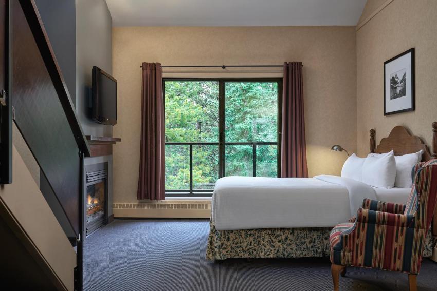 Mount Kidd Manor at Kananaskis