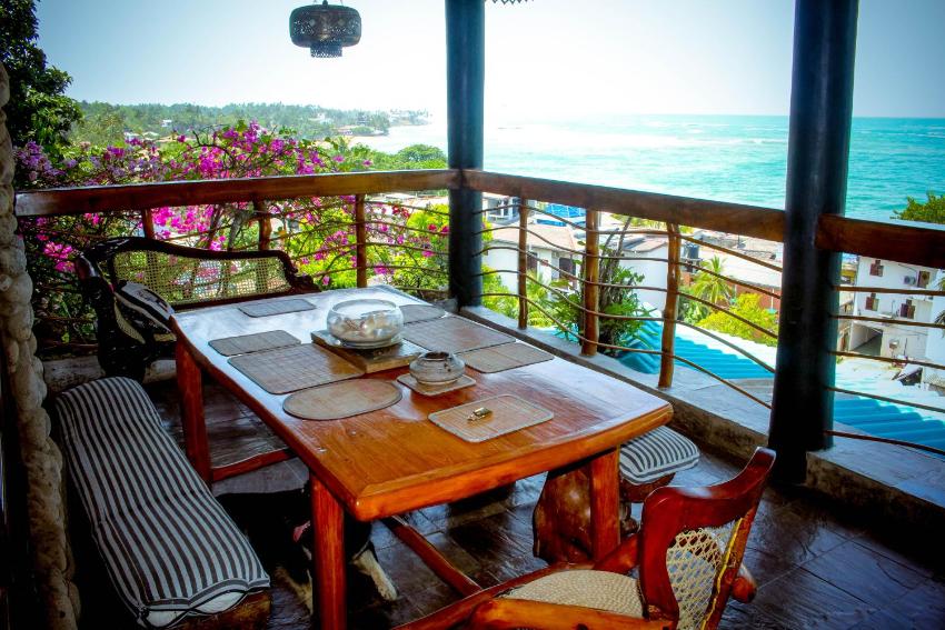 Penthouse on the Rocks