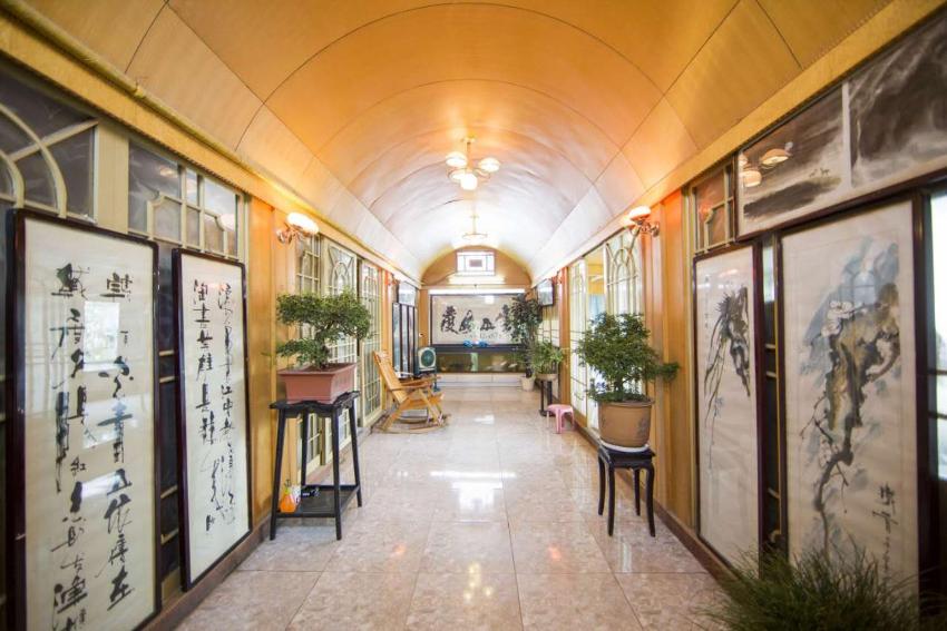 Xian Vintage City Garden Apartment