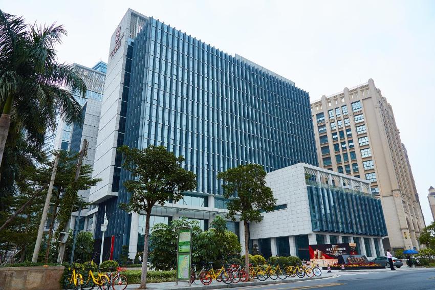 The Thousand Lantern Lake Hotel