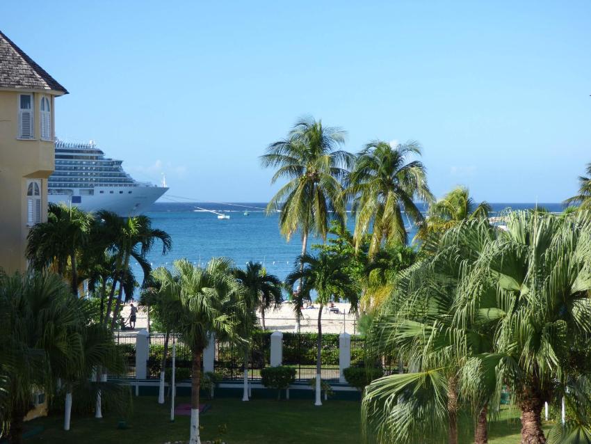 Beach One Bedroom Suite A22