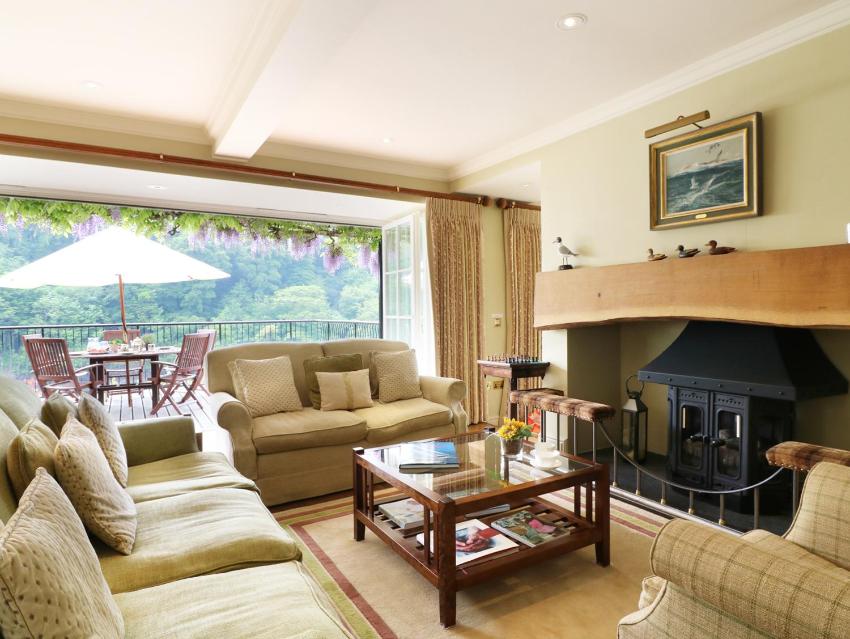 Elphinstone, Newton Ferrers