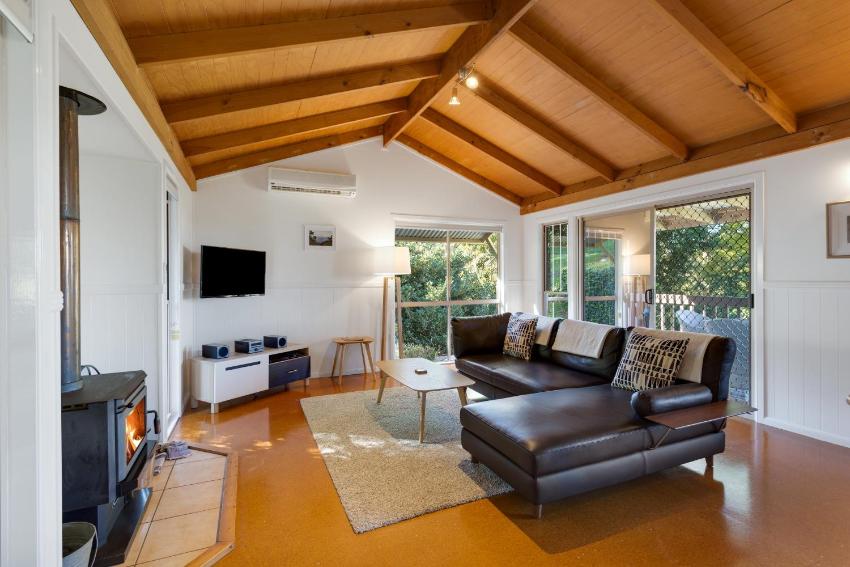 Ravensbourne Escape - Windsong