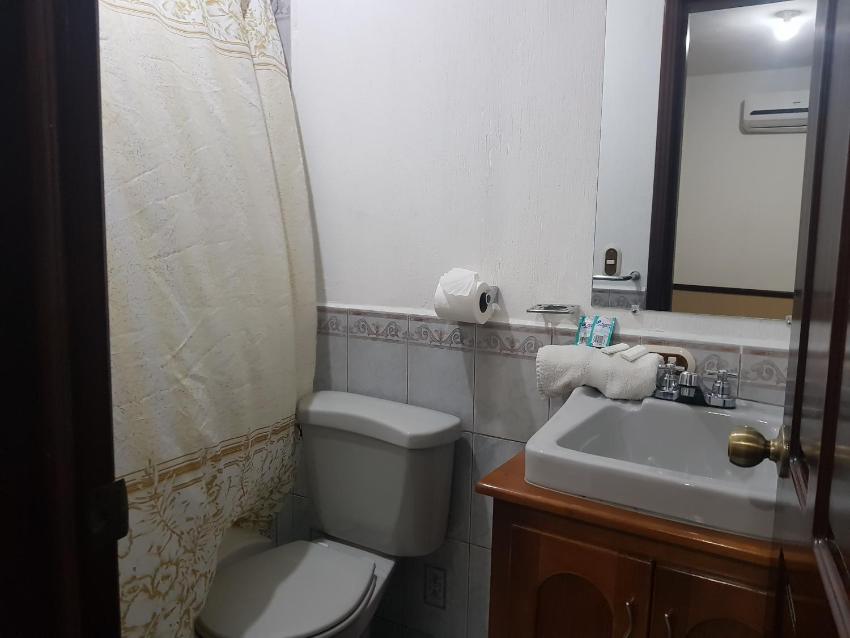 Hotel y Restaurante Cafe De Paris