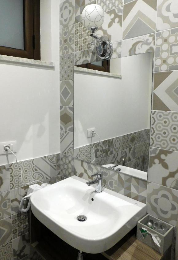 Bed and Breakfast Acrobatic